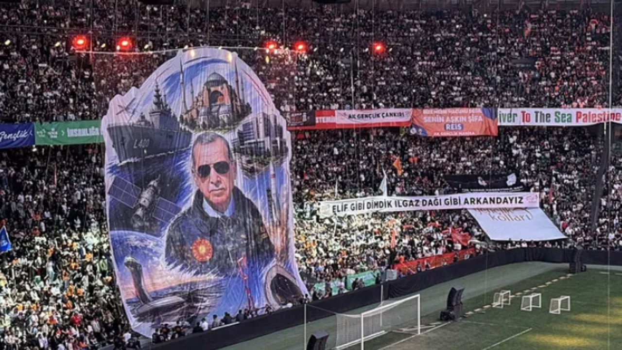 Foto - Kocaeli’de gençler coştu: ERDOĞAN’a dev koreografi