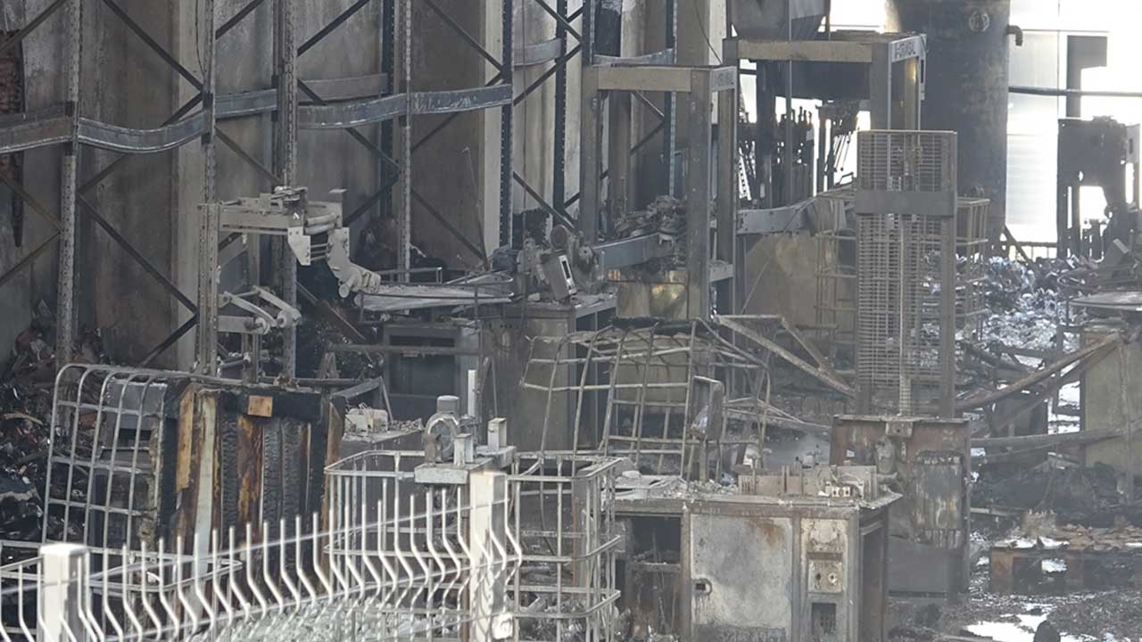Foto - Kocaeli'deki kozmetik fabrikasında yaşanan faciadan acı haber: Ölü sayısı 7'ye çıktı