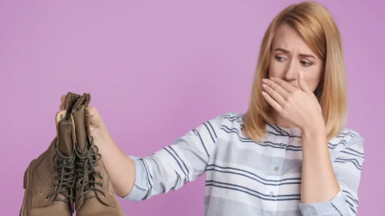 Foto - Kokan ayakkabıya çaylı çözüm! Sadece 5 dakika yetiyor üstelik...