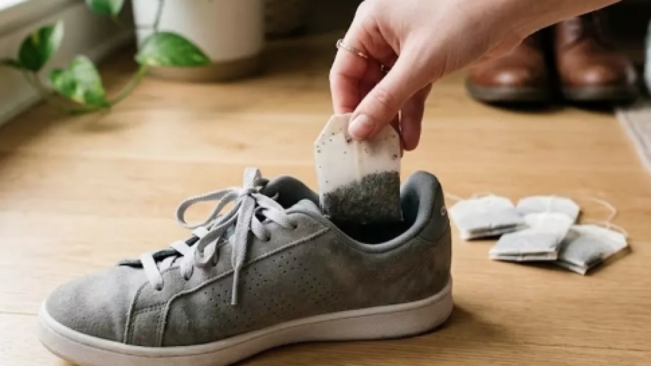 Foto - Kokan ayakkabıya çaylı çözüm! Sadece 5 dakika yetiyor üstelik...
