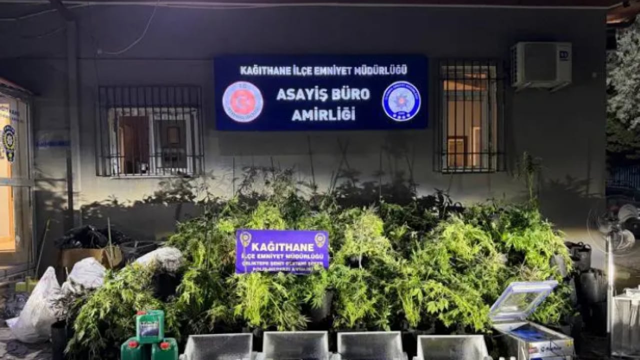 Foto - Kokuyu takip ettiler: Eve giren polisler şok geçirdi!