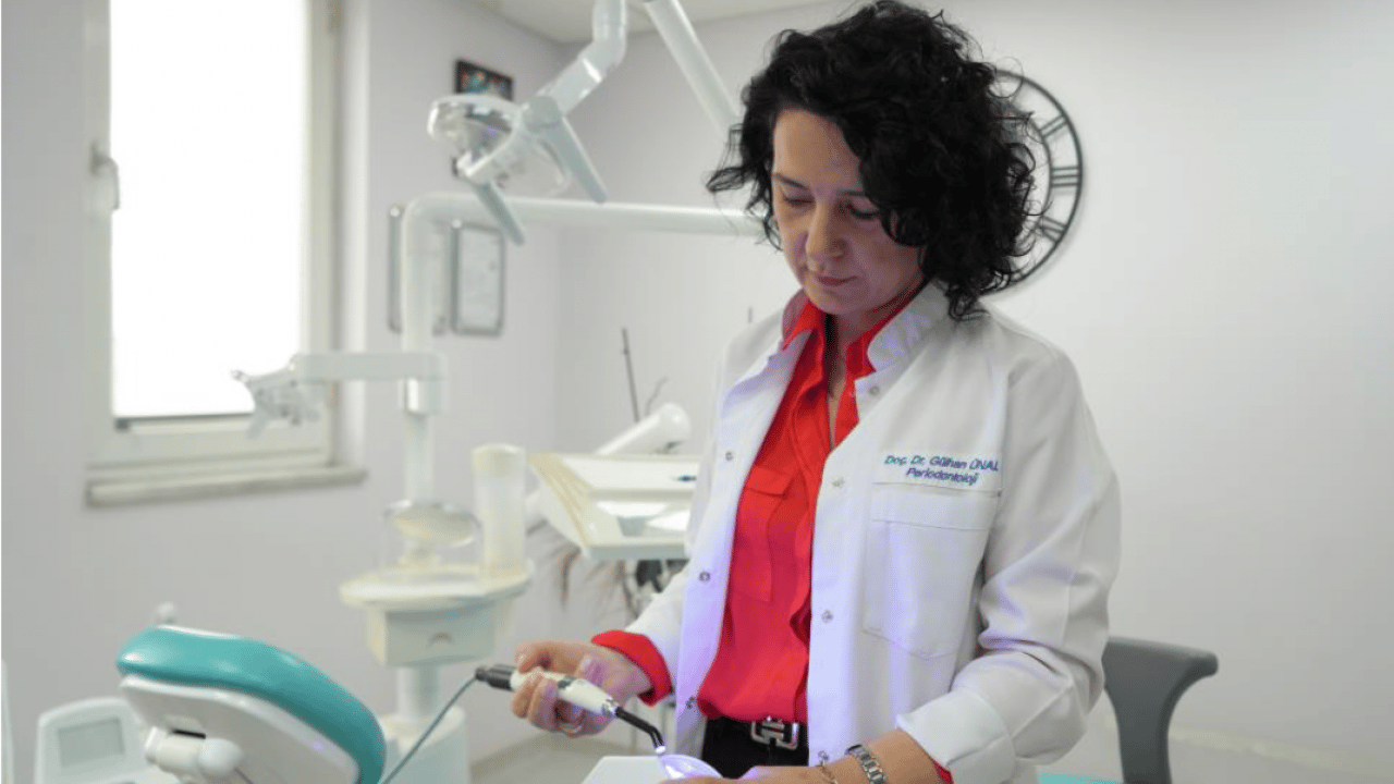 Foto - 'Kolay peynir fare kapanında olur' Sosyal medyada 'beyaz diş' oyunu