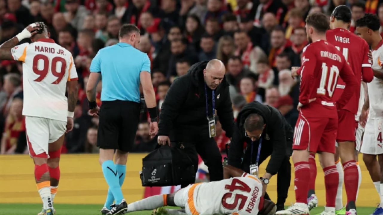 Foto - Kolu alçıya alınan Osimhen'le ilgili sıcak gelişme! Camianın gözü kulağı ondan gelecek haberdeydi