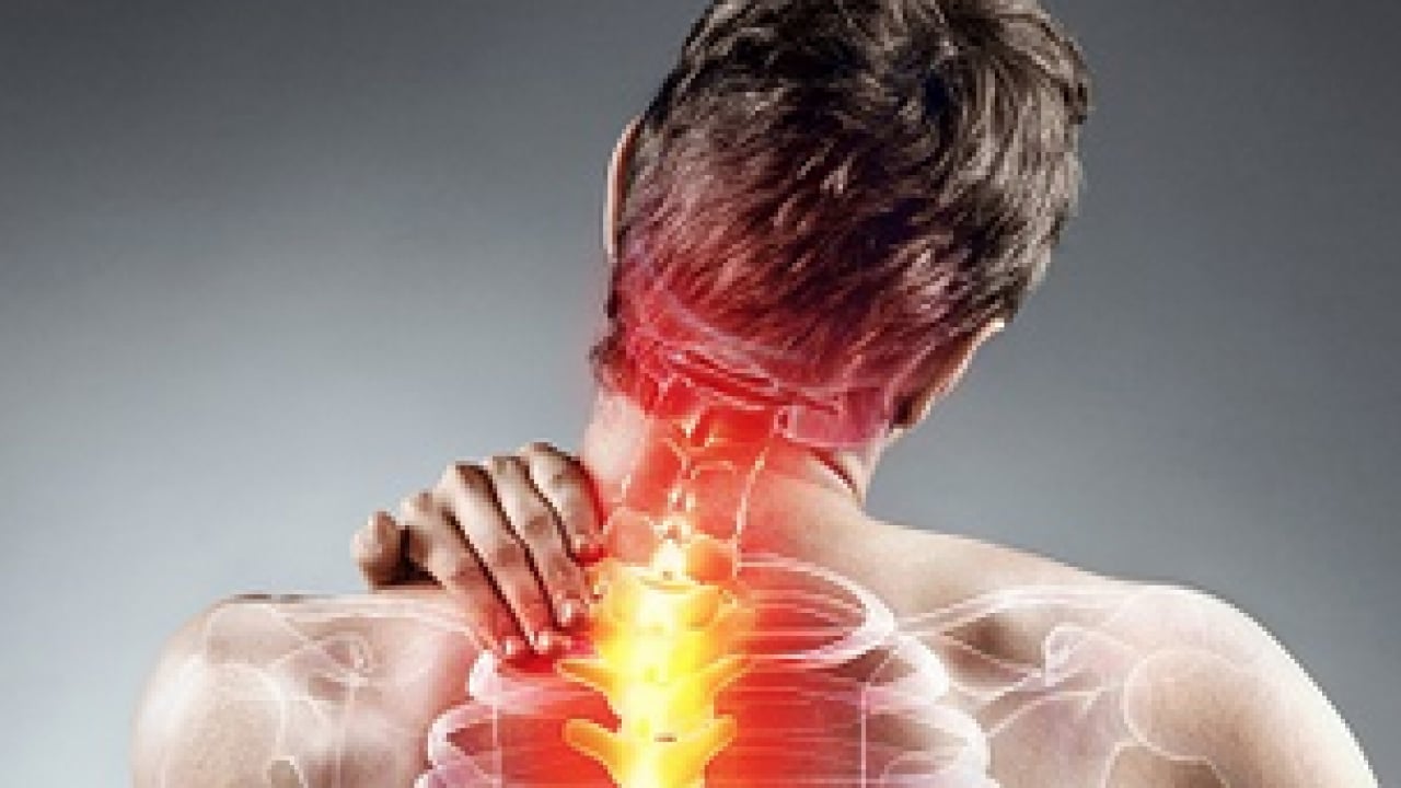 Foto - Komplikasyon riskini azalıyor: Ağrıya nokta atışı: Görüntülenme eşliğinde enjeksiyon...