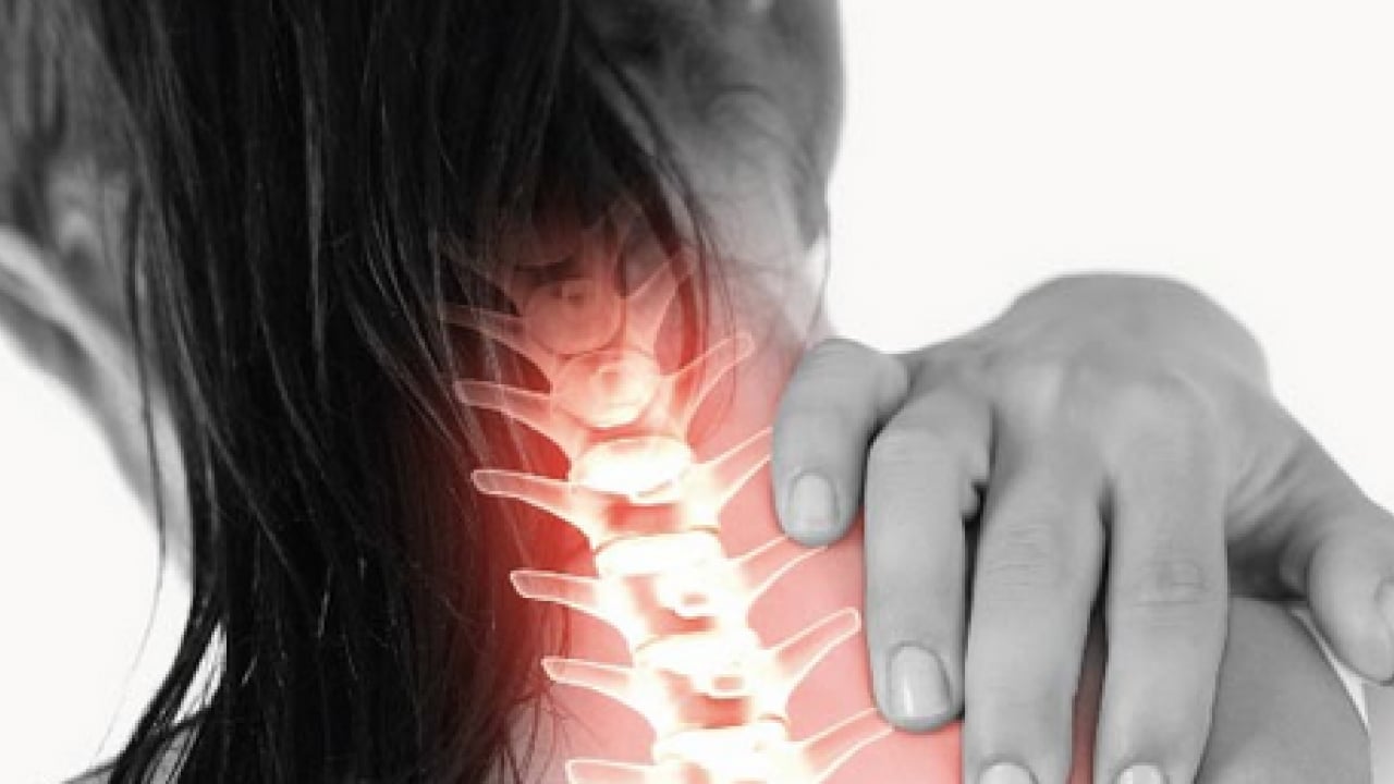 Foto - Komplikasyon riskini azalıyor: Ağrıya nokta atışı: Görüntülenme eşliğinde enjeksiyon...