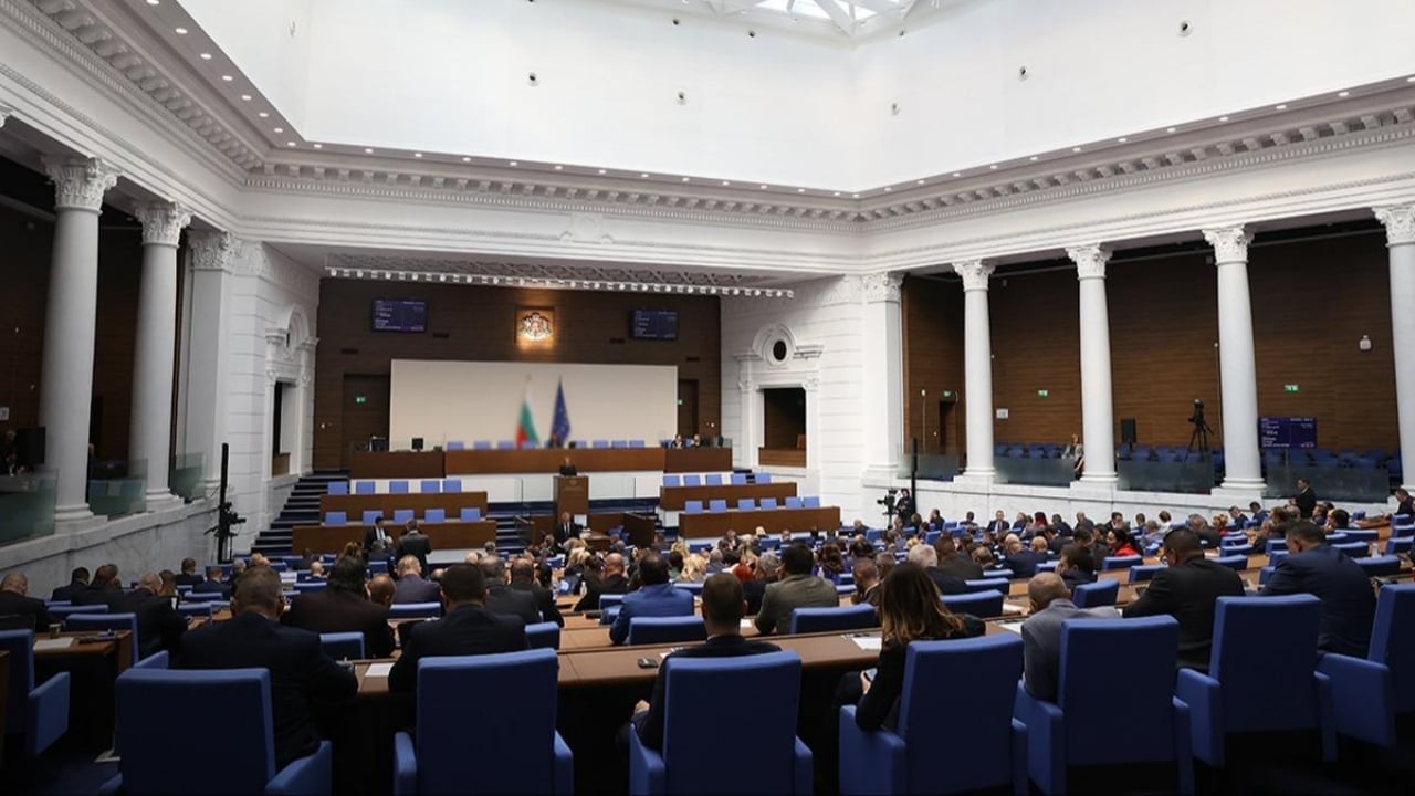 Foto - Komşuda tarihi değişim! "Türk bakan" detayı herkesi ters köşe yaptı