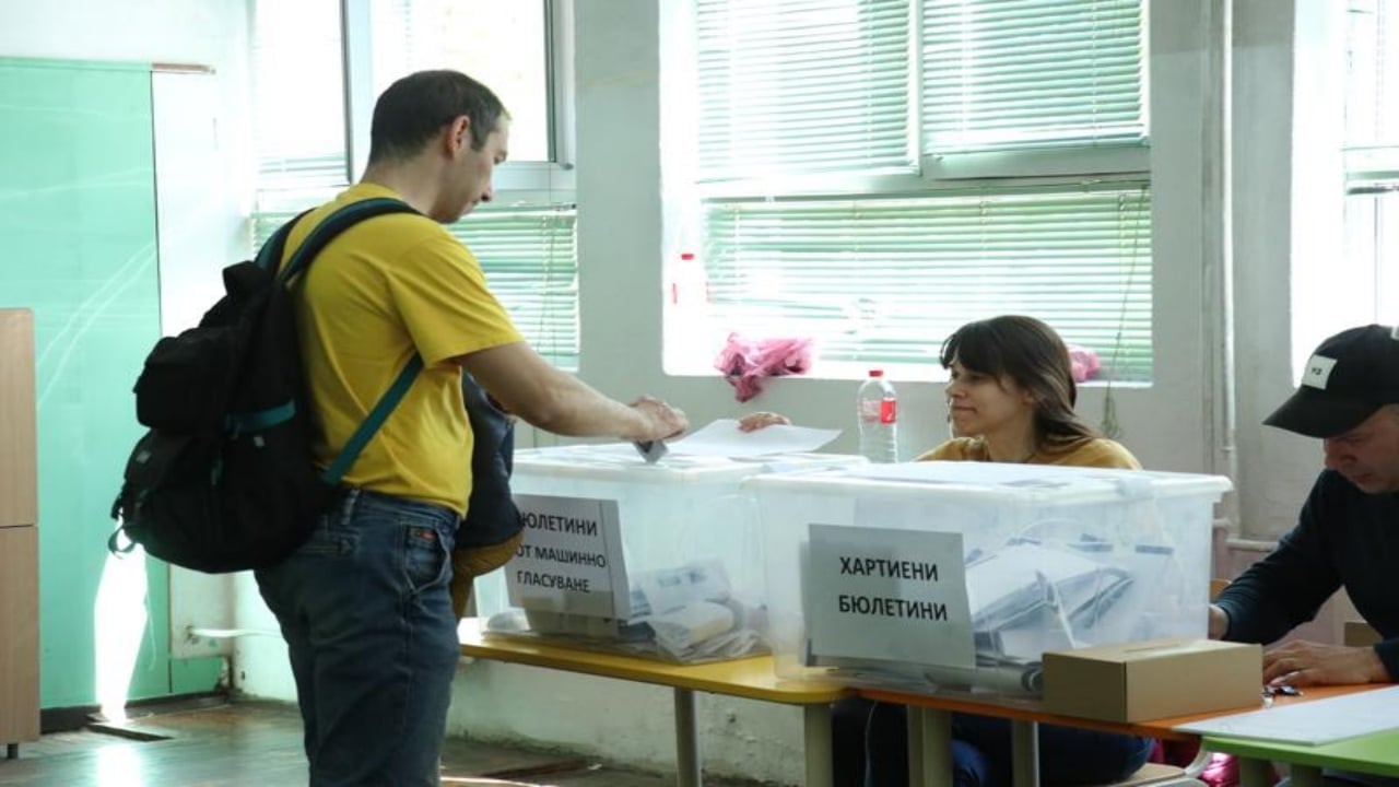 Foto - Komşuda tarihi değişim! "Türk bakan" detayı herkesi ters köşe yaptı