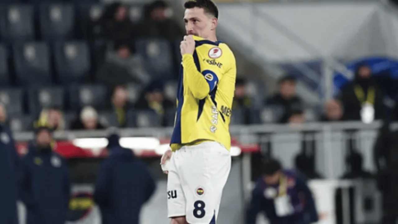 Komutan sezon sonu yolcu: Mert Hakan futbolu bırakabilir!