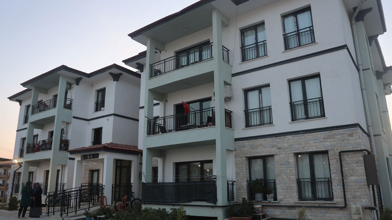 Foto - Konteyner günleri geride kaldı! Depremzede kadın yeni evini ektiği sebzelerle donattı