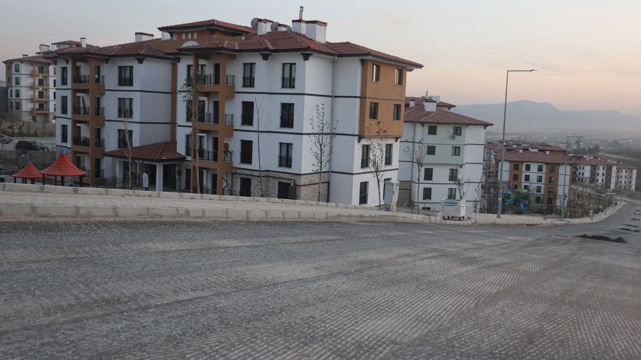 Foto - Konteyner günleri geride kaldı! Depremzede kadın yeni evini ektiği sebzelerle donattı