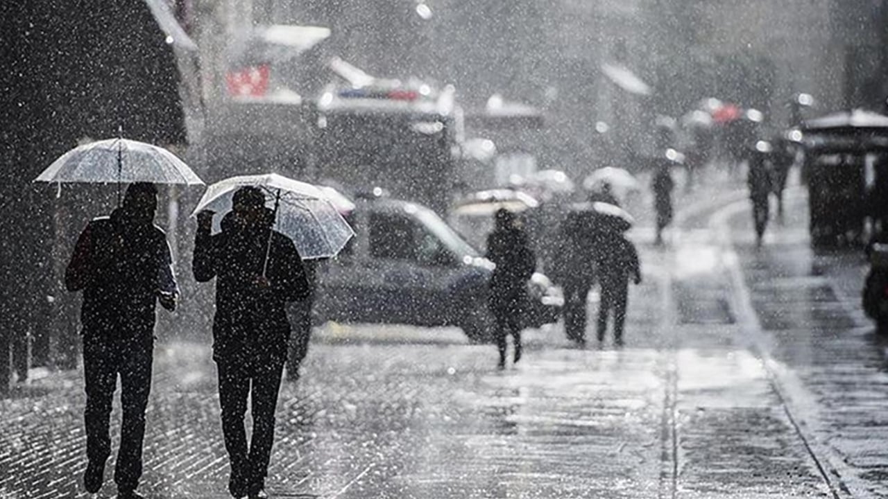 Foto - Konya'da düzenlenen yağmur duasında yüzlerce kişi toplandı! Yüce Allah’a el açıp dua edildi: Yarın yağan yağışlar sevindirecek