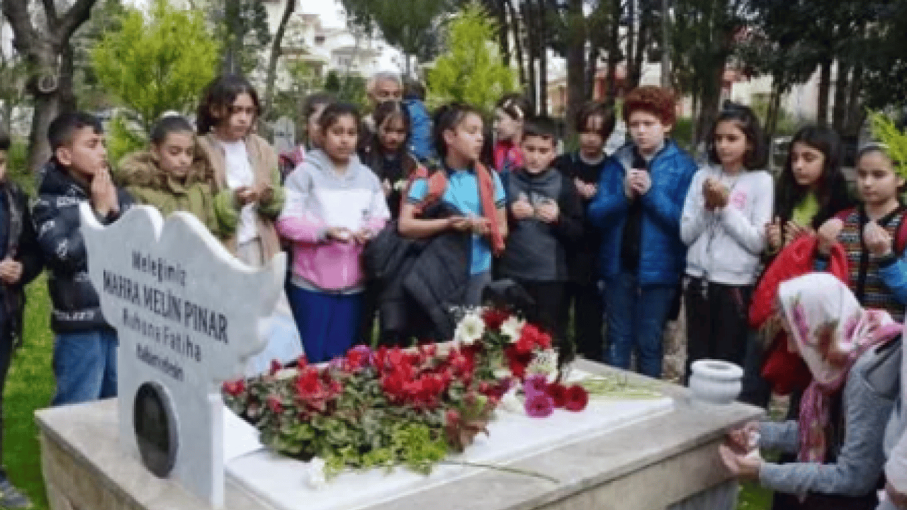 Foto - Köpekten kaçarken kamyon çarpmıştı! Mahra, ölümünün 3. Yılında unutulmadı