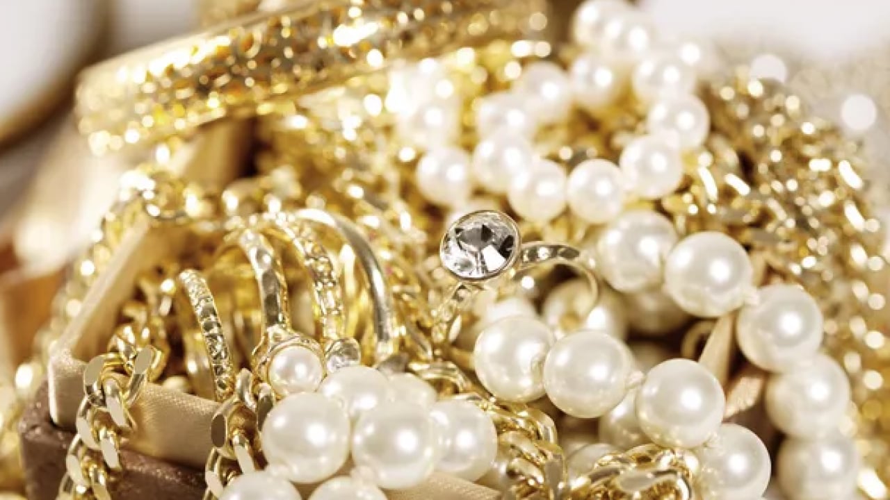 Foto - Kördüğüm olmuş kolyeleri sakın çekiştirmeyin! Üzerine sadece bir miktar onu serpin ve işi bitirin!