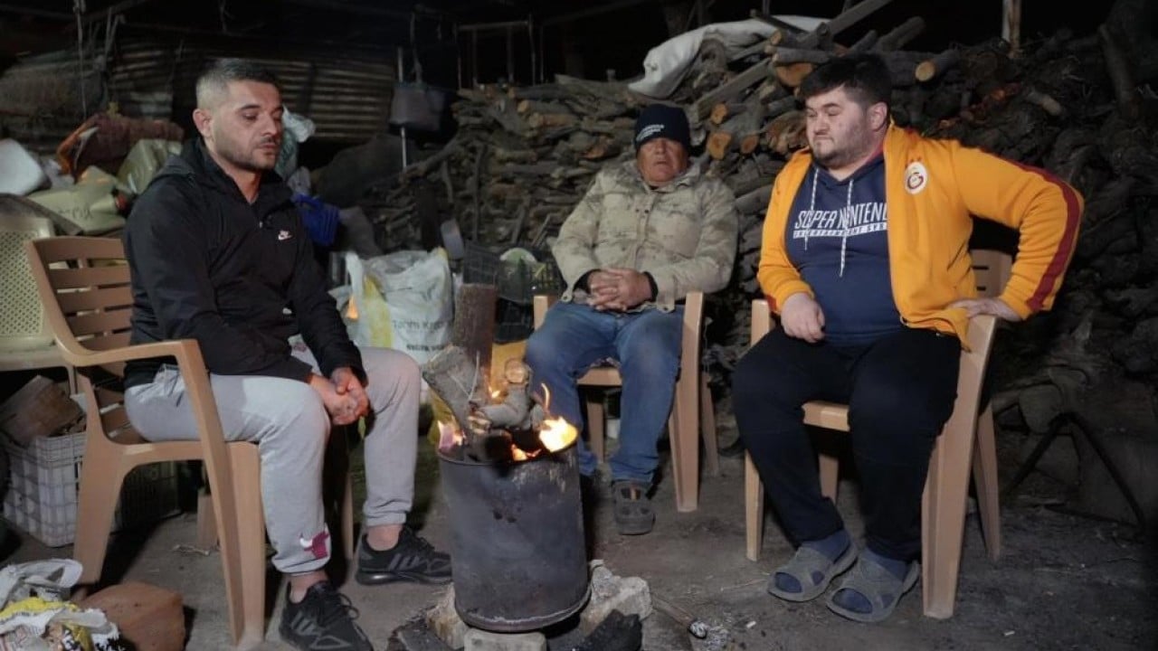 Foto - Korkudan evlerine giremediler Sokaklarda sabahladılar