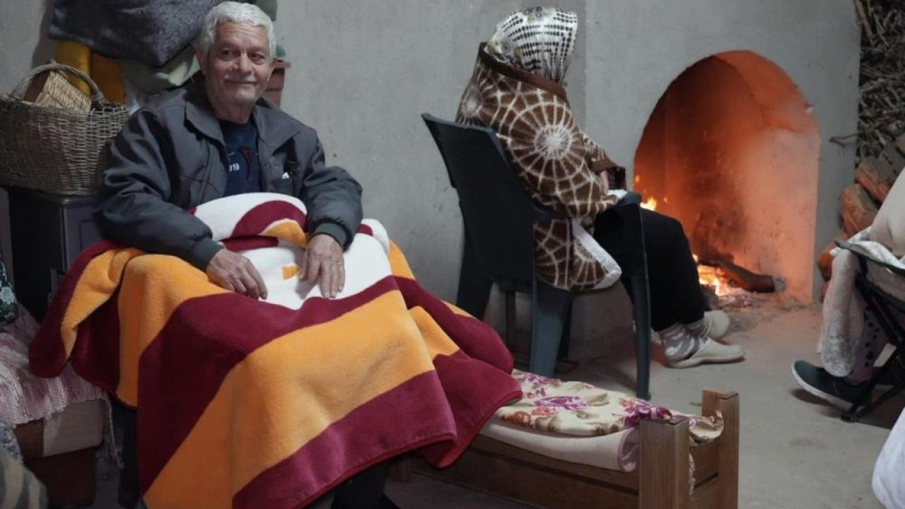 Foto - Korkudan evlerine giremediler Sokaklarda sabahladılar