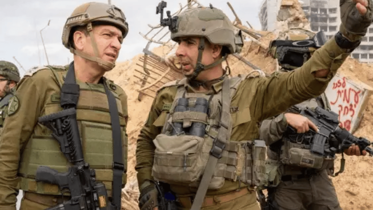 Foto - Korkudan ne yapacaklarını şaşırdılar: Sen subaysın İphone kullan!