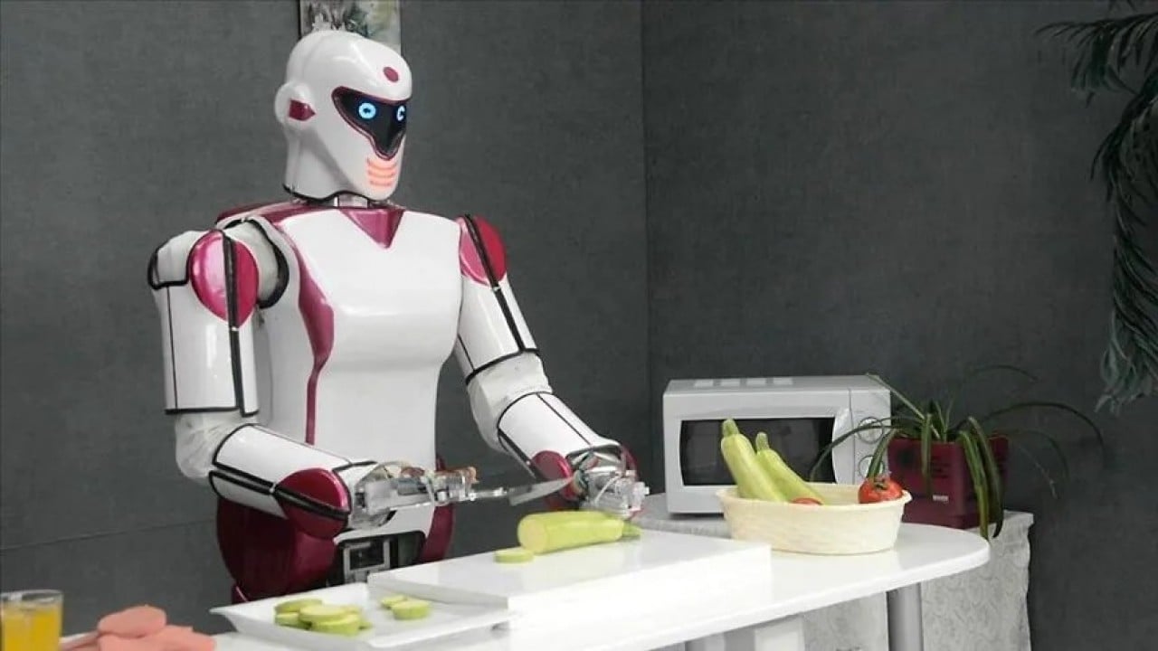 Foto - Korkulan senaryo maalesef gerçek oldu: Binlerce robot bir anda sahaya sürüldü