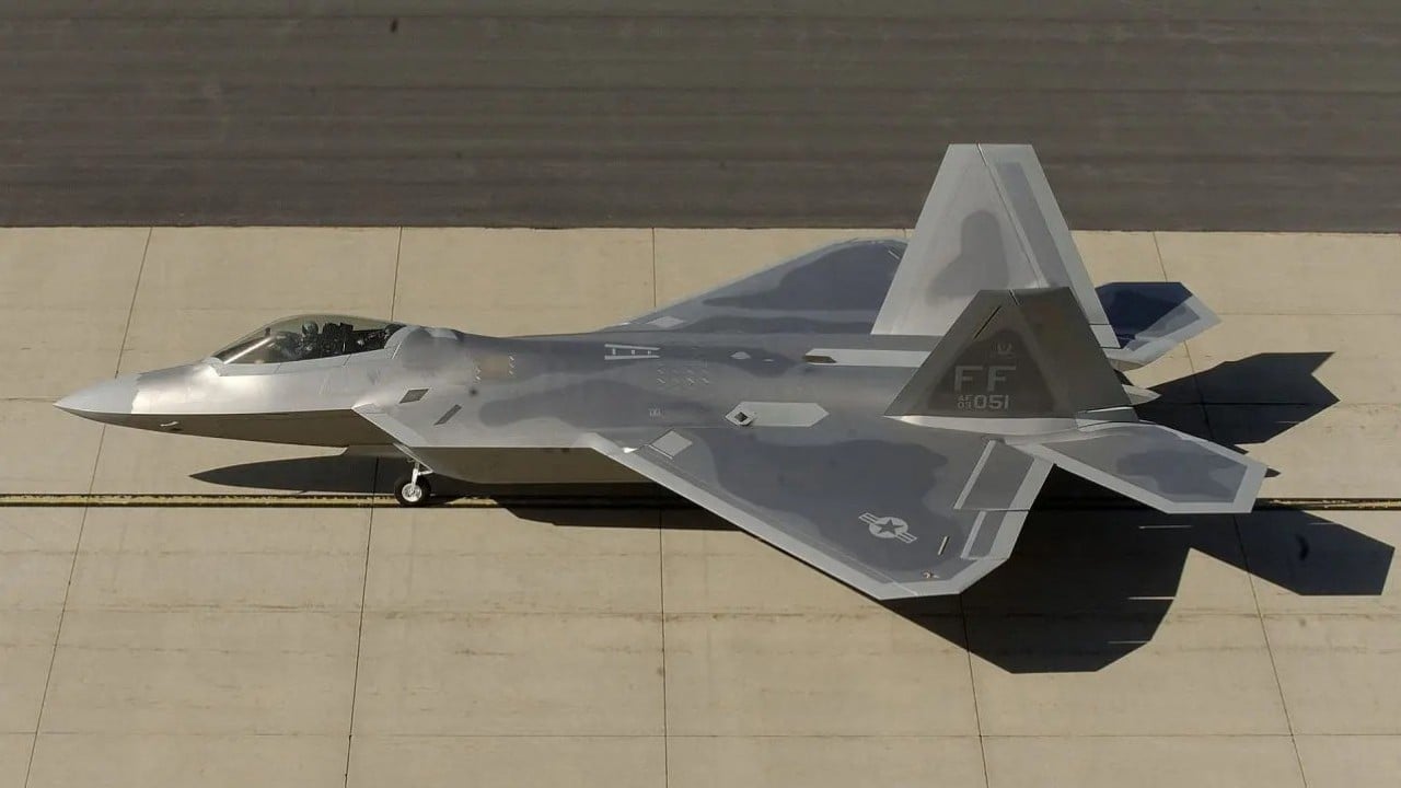 Foto - Korkulan oldu: F-22 savaş uçakları konuşlandırıldı