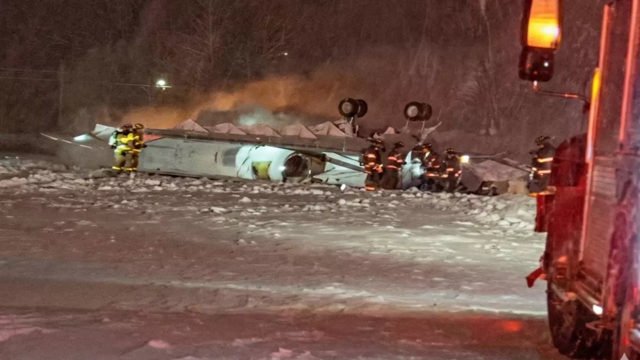 Korkunç kaza! 8 kişiyi taşıyan özel jet kalkış sırasında düştü