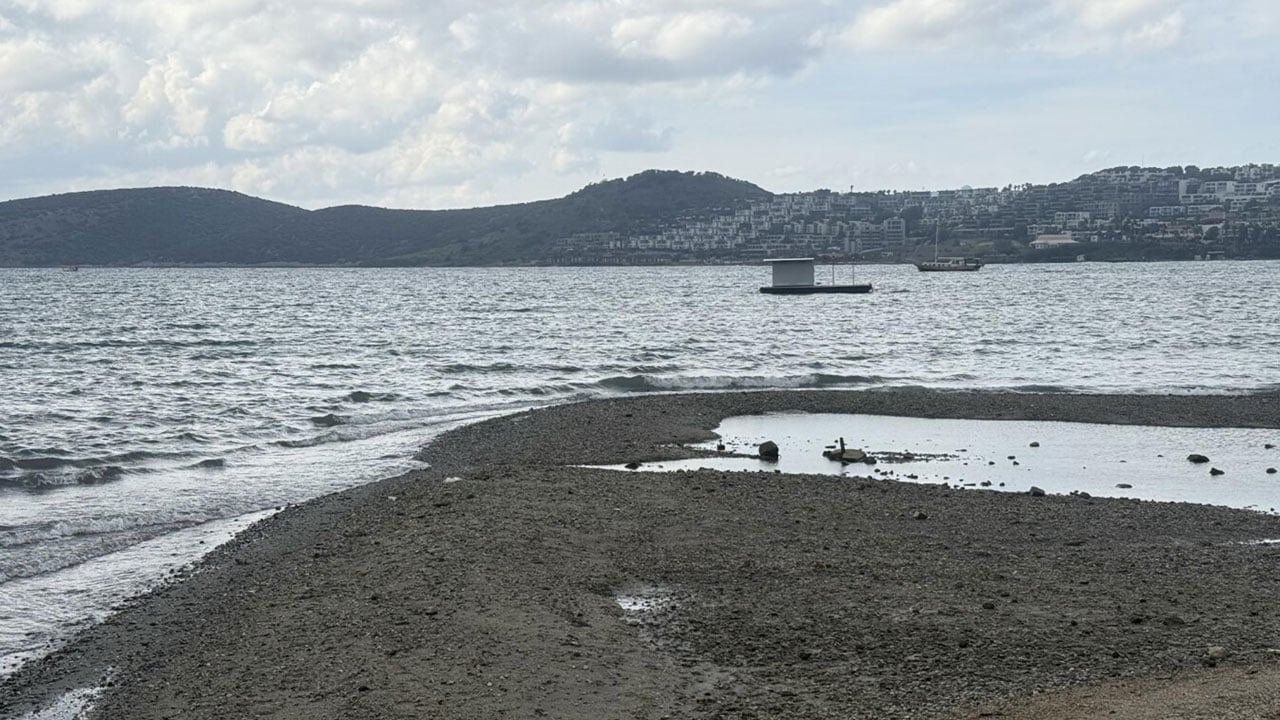 Foto - Korkutan manzara! Deniz çekildi, adacıklar ortaya çıktı