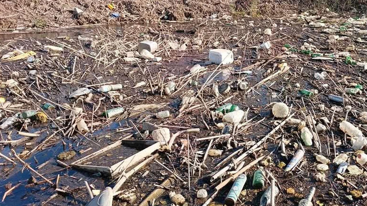 Foto - Korkutan tablo! Büyük Menderes yine siyaha döndü
