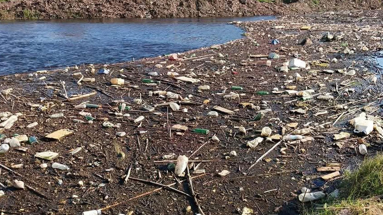 Foto - Korkutan tablo! Büyük Menderes yine siyaha döndü