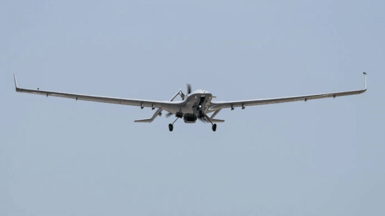 Foto - Bayraktar TB2 SİHA ile dosta düşmana gövde gösterisi yaptı! Siyonist İsrail kahrolacak: Kosova'da gözdağı verdiler!