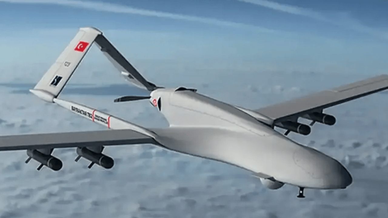 Foto - Bayraktar TB2 SİHA ile dosta düşmana gövde gösterisi yaptı! Siyonist İsrail kahrolacak: Kosova'da gözdağı verdiler!