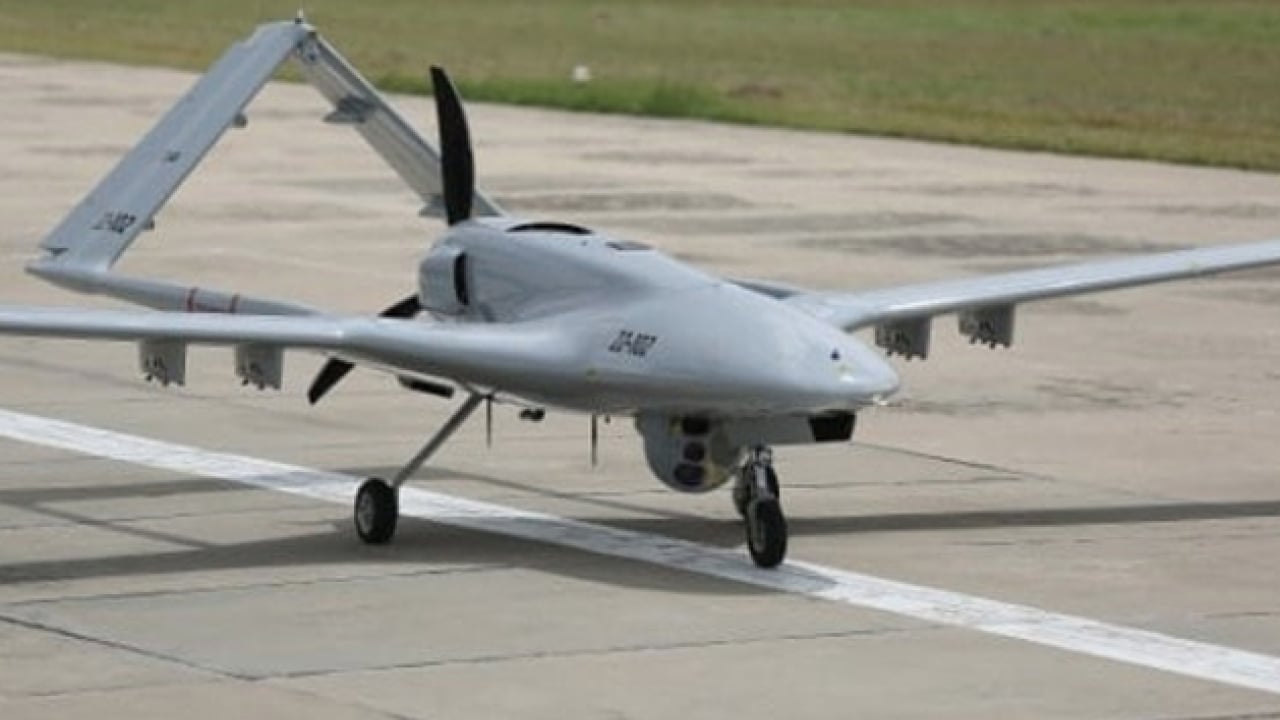 Foto - Bayraktar TB2 SİHA ile dosta düşmana gövde gösterisi yaptı! Siyonist İsrail kahrolacak: Kosova'da gözdağı verdiler!