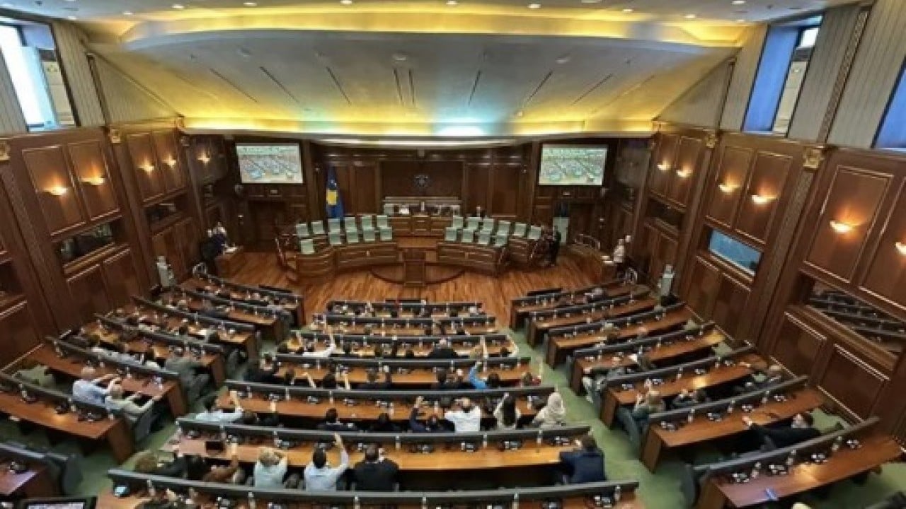 Kosova'dan skandal başörtüsü hamlesi! Karar kabul edildi!