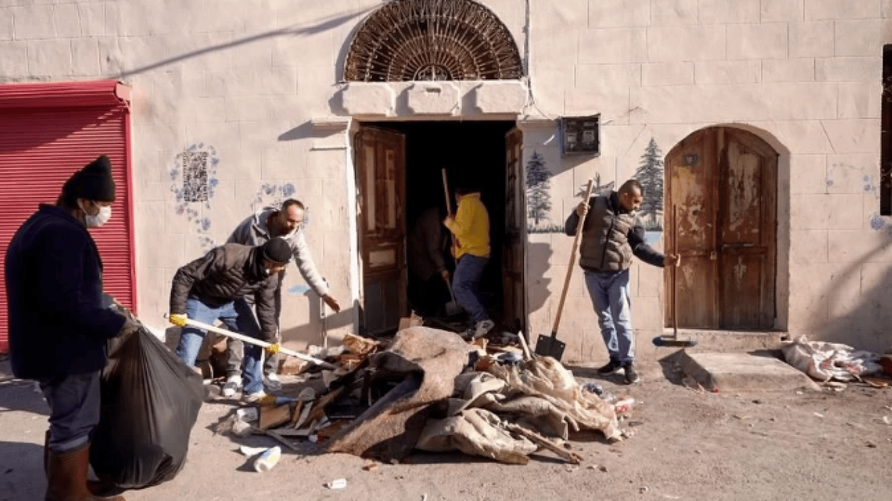 Kötü koku şikayetiyle gittiler! Şoke eden manzarayla karşılaştılar