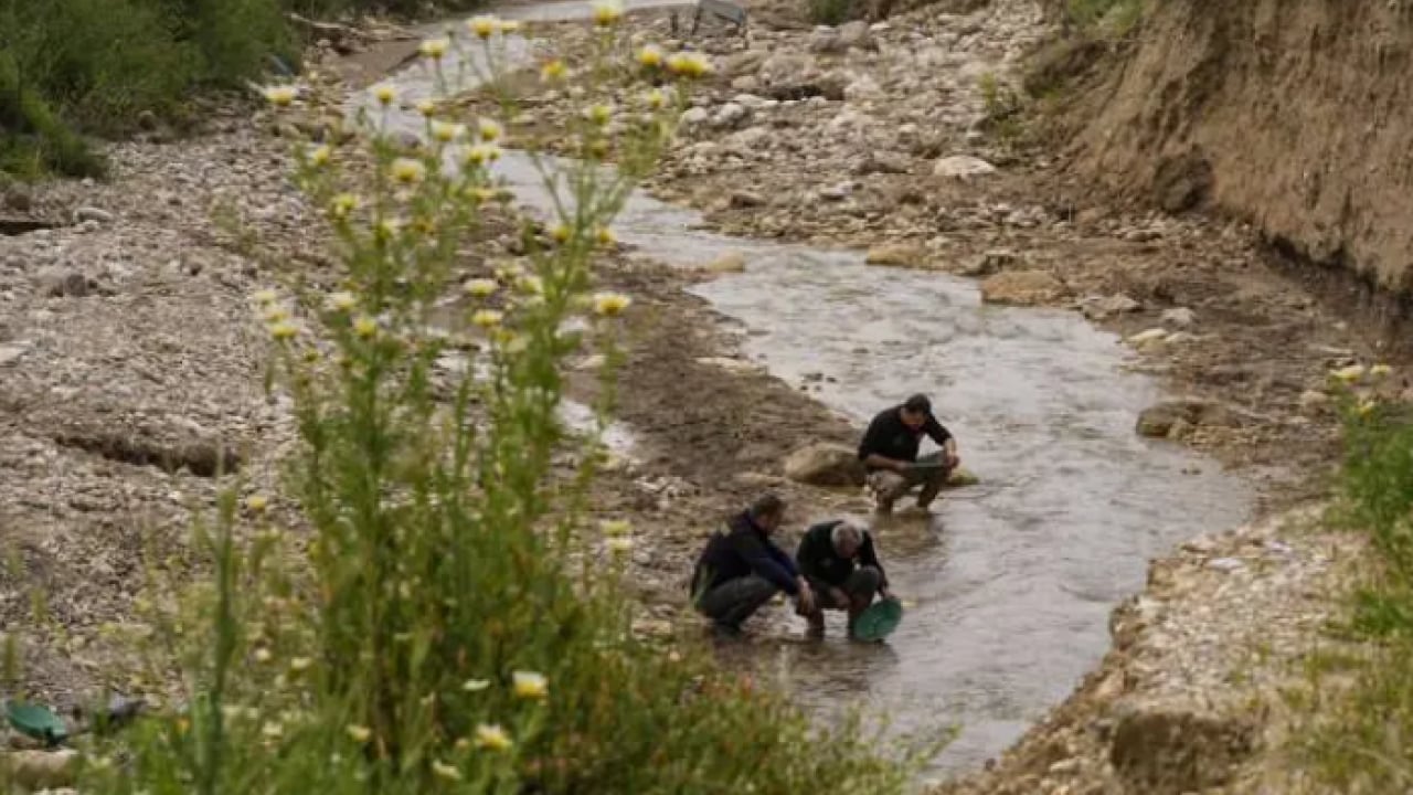 Foto - Duyan duymayana duyuruyor! Kovasını kapan o ile akın ediyor! 