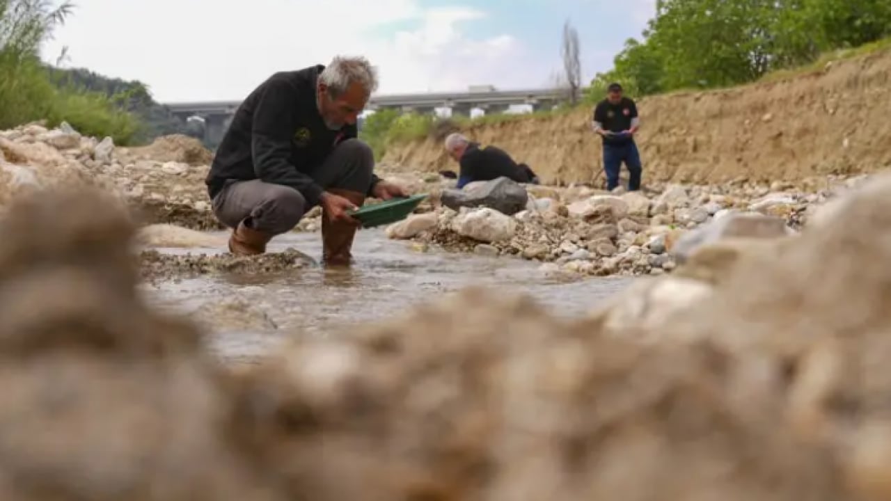 Foto - Duyan duymayana duyuruyor! Kovasını kapan o ile akın ediyor! 