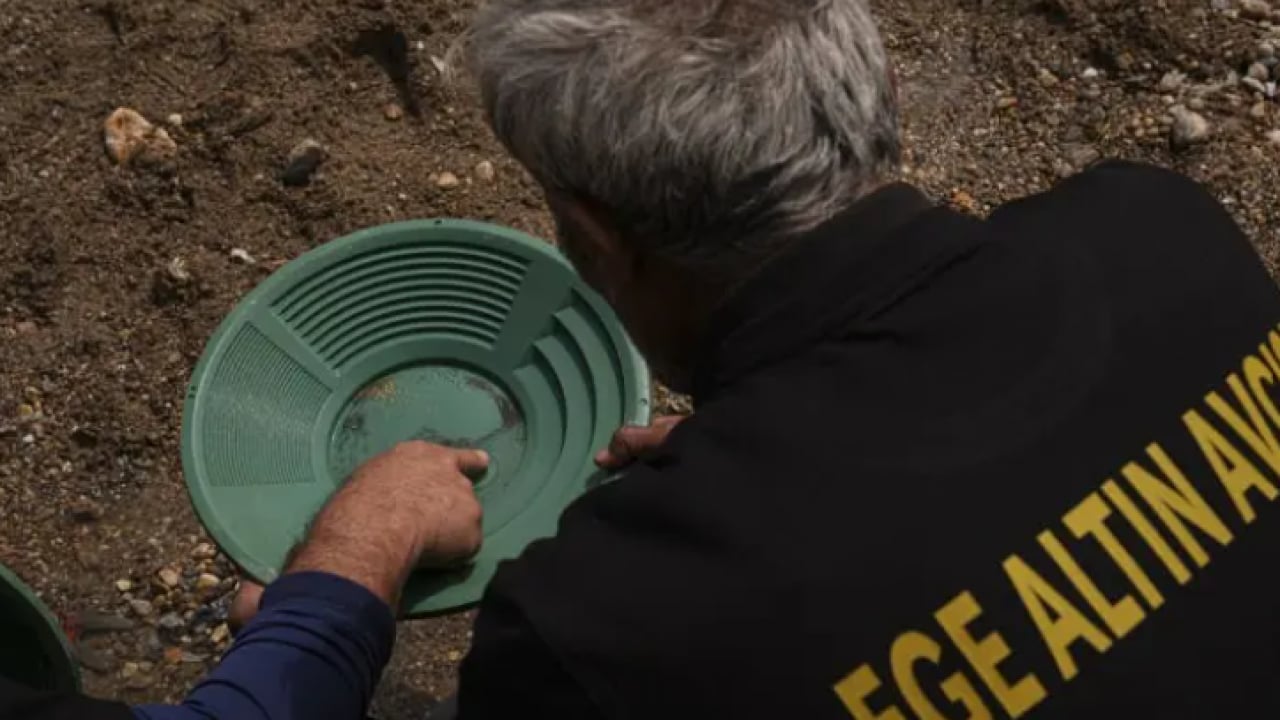 Foto - Duyan duymayana duyuruyor! Kovasını kapan o ile akın ediyor! 