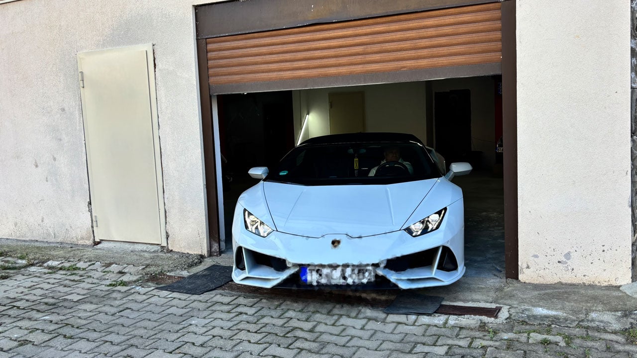 Foto - Köy yollarında milyonluk şov! Almanya’dan Lamborghini’yle döndü