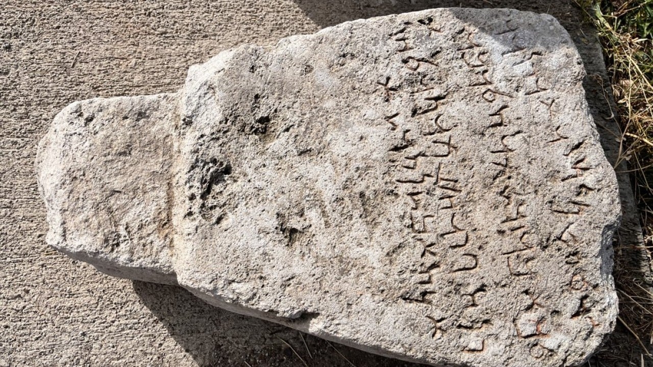 Foto - Köyde Aramice yazıt bulundu! Uzman ekipler incelemeye aldı