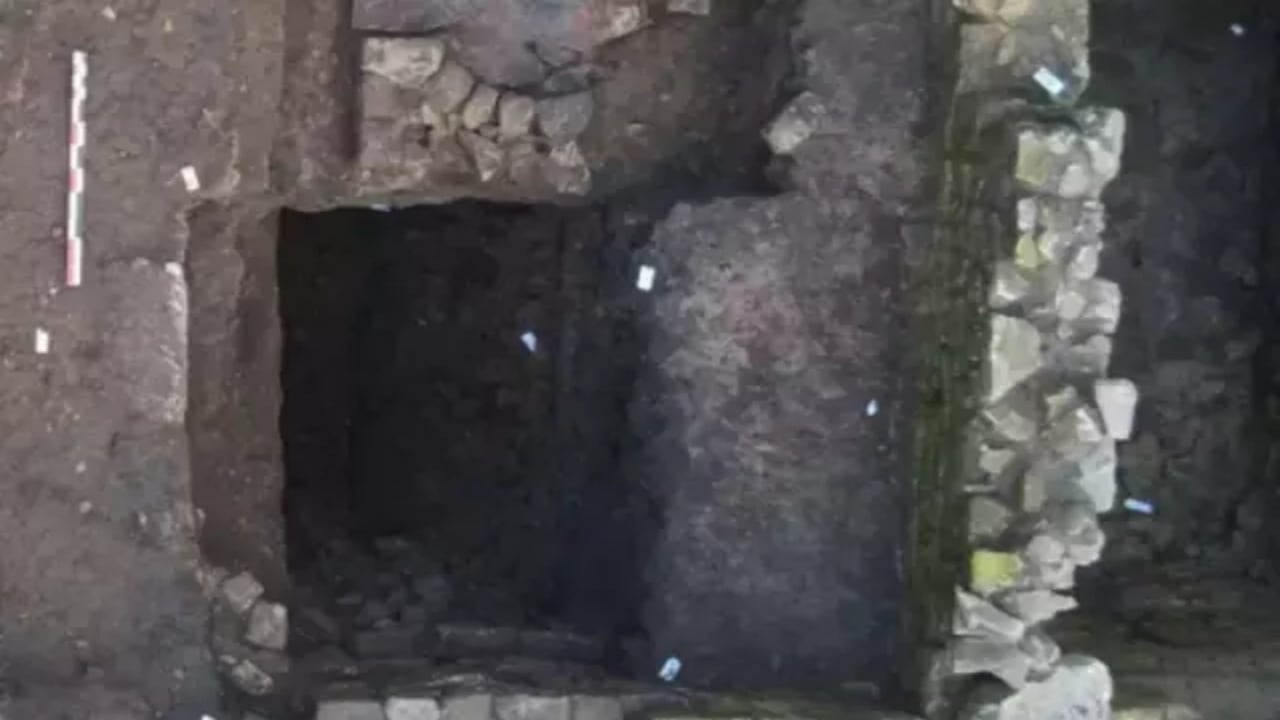 Foto - Köydeki evin altını kazdılar, çıkan hazineyle dumura uğradılar: Sayısı 40 binden fazla