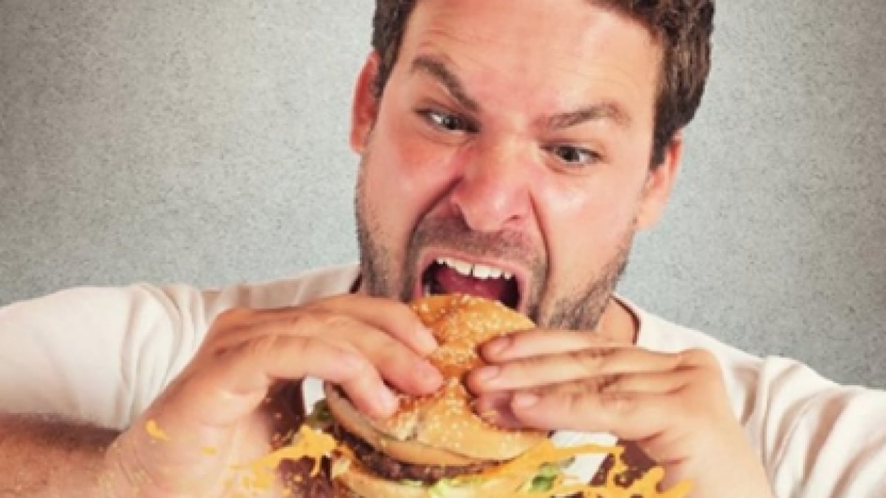 KTÜ'lü isim açıkladı: Ramazanda 'hızlı ve aşırı yemek' mideyi zorluyor: Aman dikkat