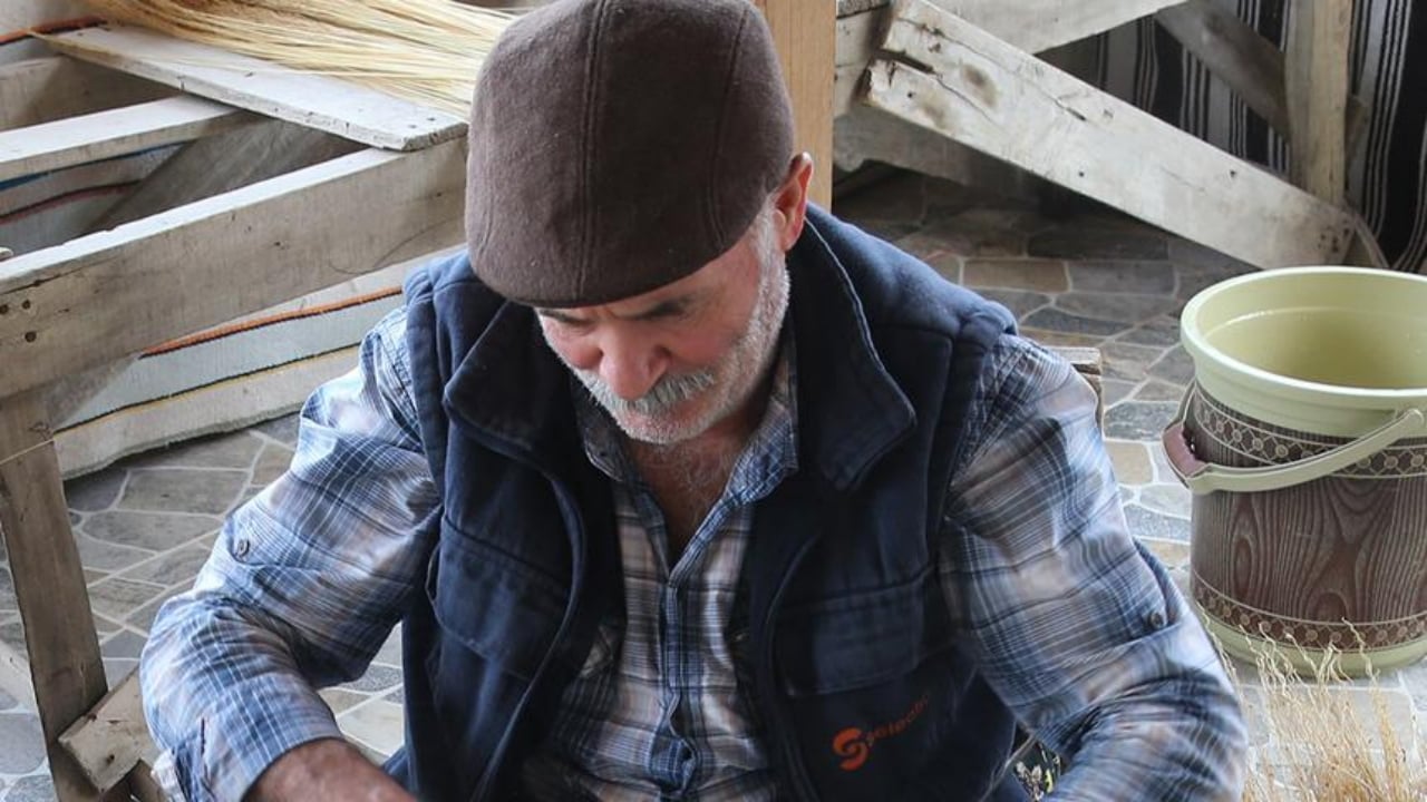 Küçücük köyde 72 senedir bu iş yapılıyor! Haftada takır takır 1000 tane üretiyorlar