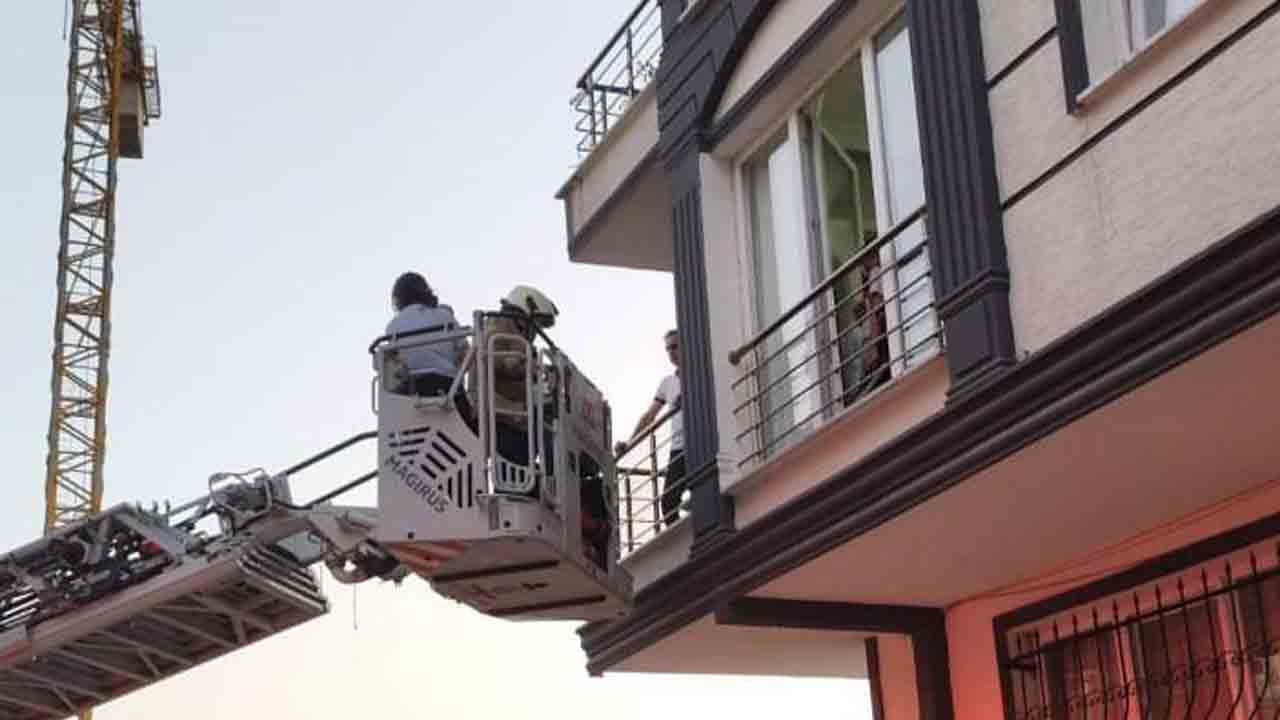 Foto - Küçükçekmece'de faciadan dönüldü: Binadaki 29 kişiyi itfaiye kurtardı