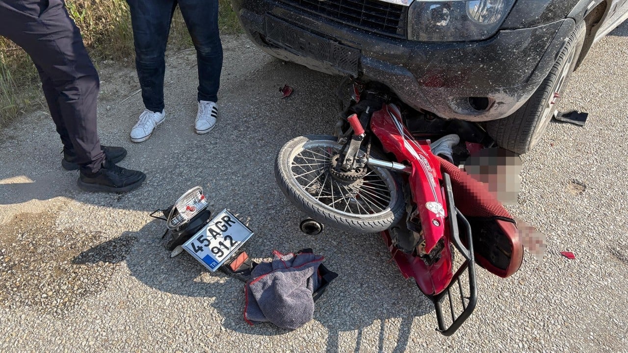 Foto - Kula'da feci kaza! Otomobilin altında kalan 18 yaşındaki Sinan yaşam mücadelesi veriyor!