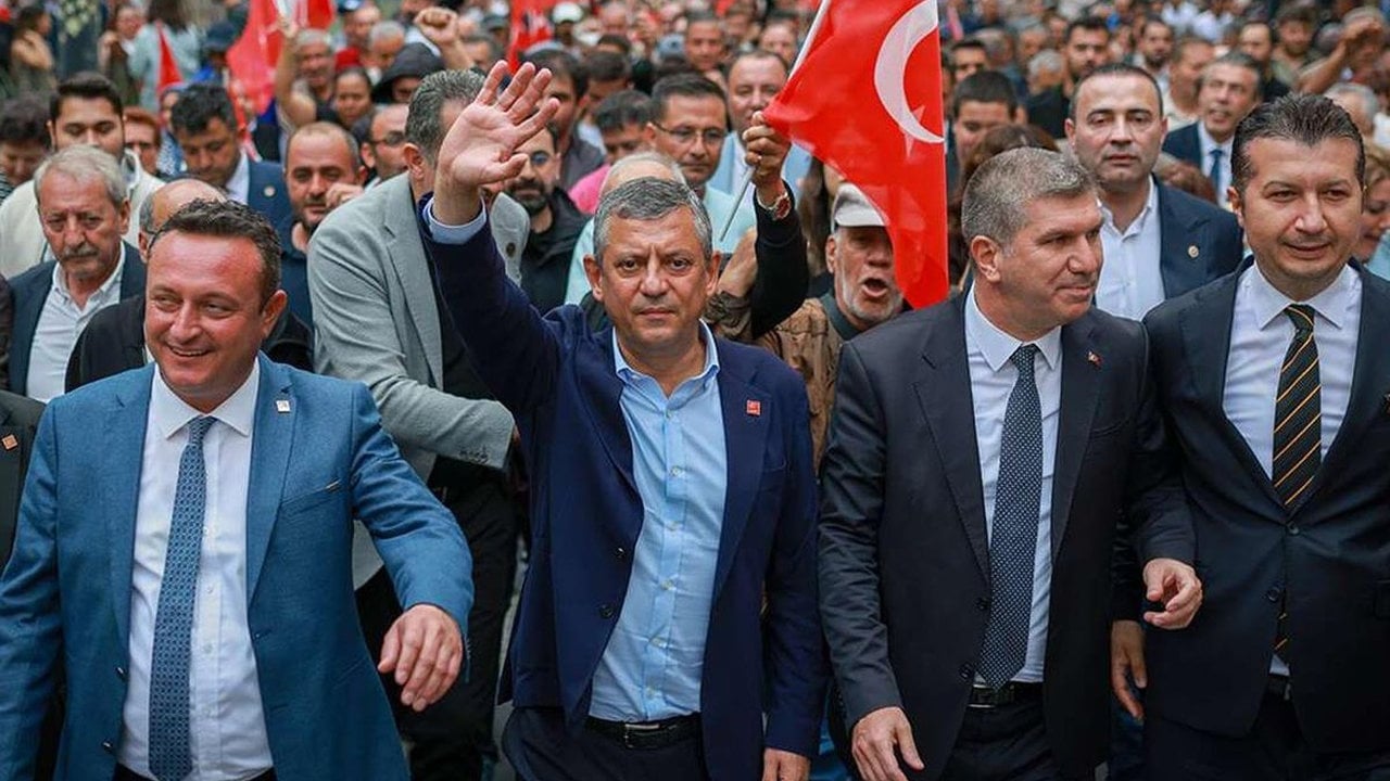 Foto - Kulisler fokur fokur kaynıyor! İşte Özgür Özel’in kuracağı yeni partinin adı
