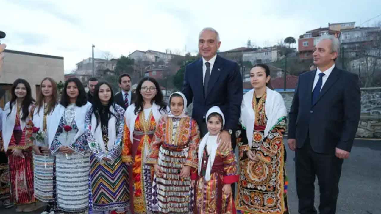 Foto - Kültür ve Turizm Bakanı Mehmet Nuri Ersoy Alevi Bektaşi dedeleriyle buluştu