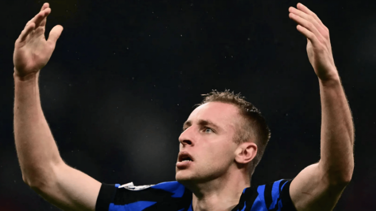 Foto - Kulüple ilişiğini feshetme eşeğine gelmişti ve.. Galatasaray'ın adını kullandı: İngiltere'ye gidiyor