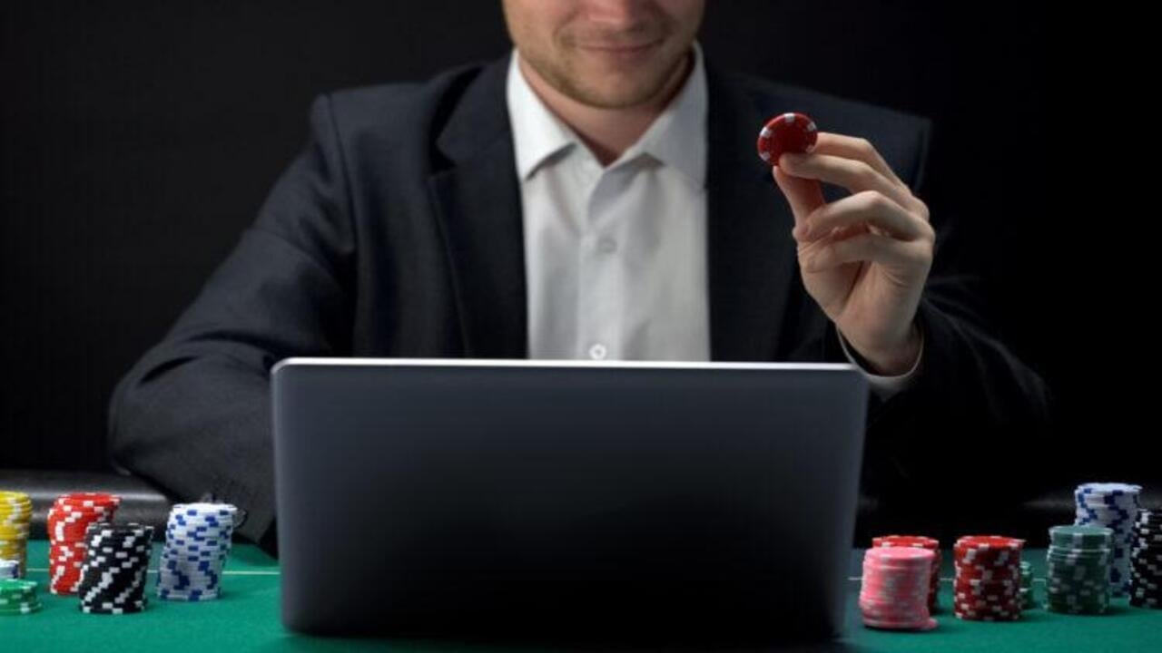 Foto - Kumar, telefonlarla her eve girdi!