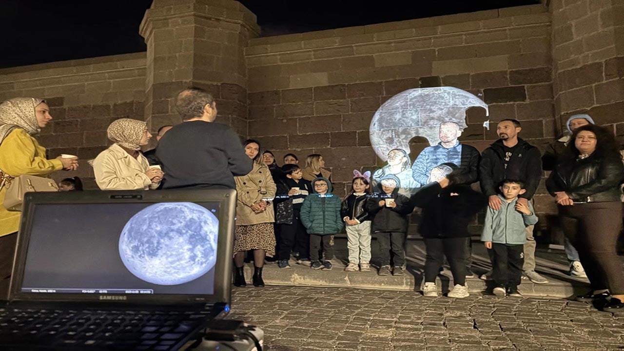 Foto - Kunduz Süper Ay gökyüzünü aydınlattı! Vatandaşlar akın etti izleyenler şaşkın kaldı!