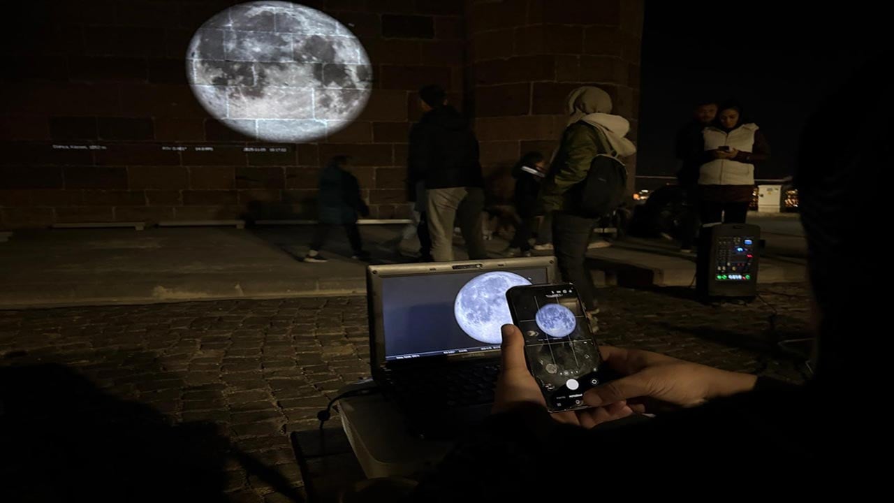 Foto - Kunduz Süper Ay gökyüzünü aydınlattı! Vatandaşlar akın etti izleyenler şaşkın kaldı!