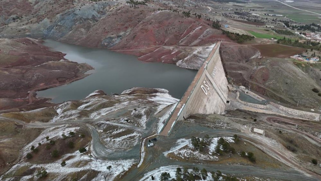 Foto - Kuraklık vurdu 3 yıllık barajda su tükendi