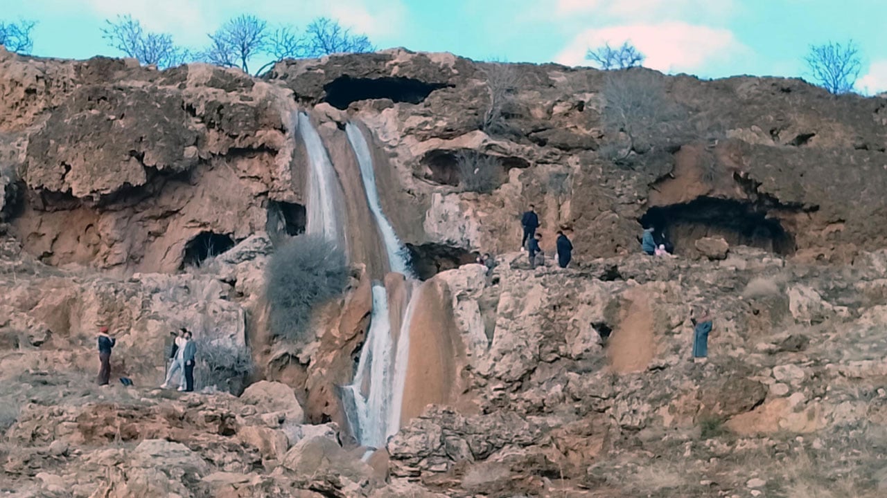 Foto - Kuraklıkla boğuşuyordu! O şelale 2 yıl sonra yeniden akmaya başladı