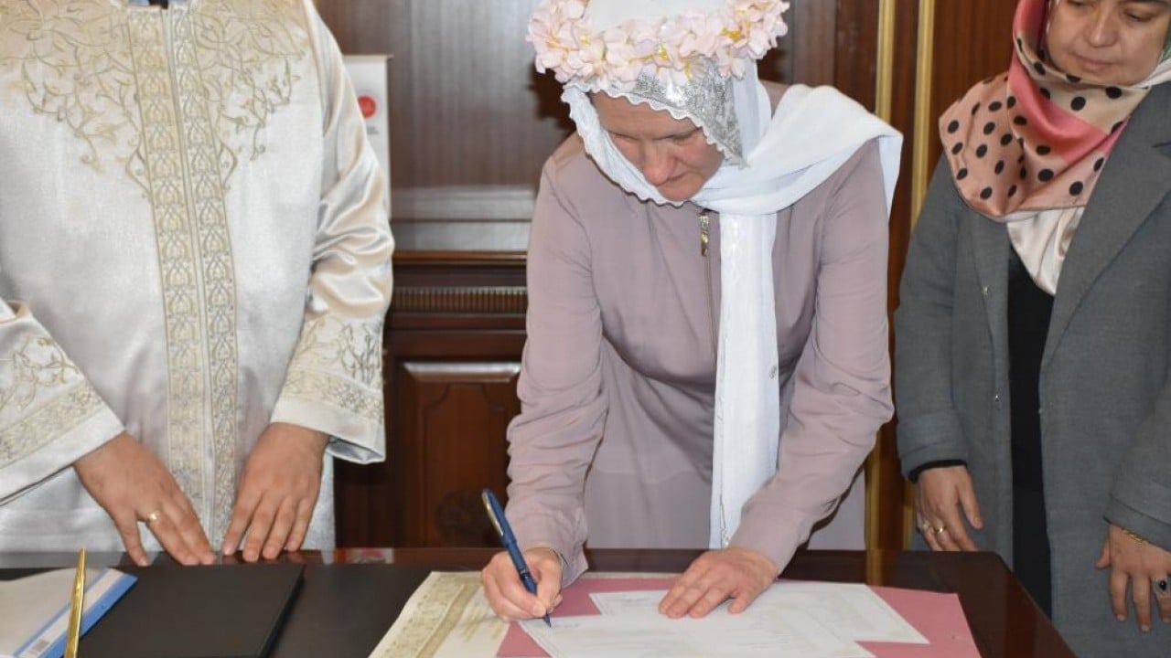 Foto - Kur'an-ı Kerim'den etkilenip Müslüman oldu
